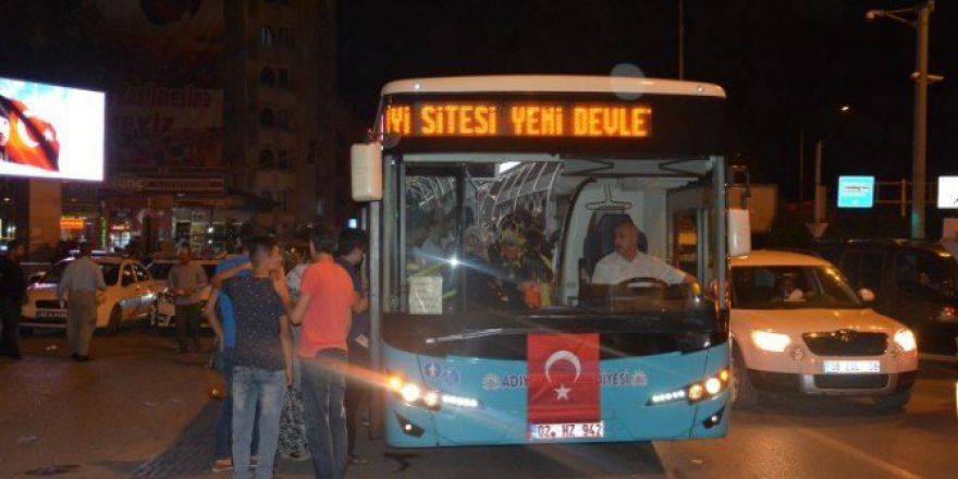 Demokrasi Nöbeti Tutanlara Belediye Otobüsleri Ücretsiz
