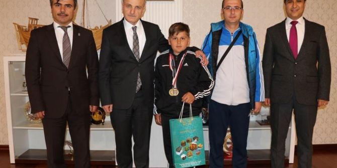 Şampiyon Öğrenci Bartın Valiliğinde