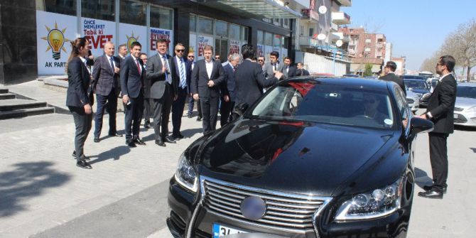 Bakan Zeybekci, Alman Marka Aracını Değiştirdi