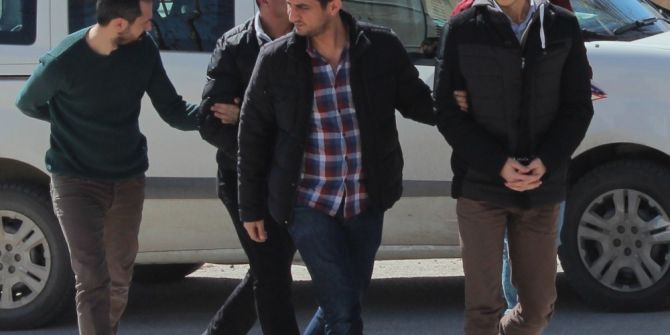 Çöpte Bulunan Bombayla İlgili 2 Şüpheli Yakalandı