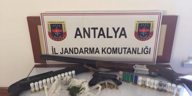 Alanya’da Jandarma Ruhsatsız Silah Ele Geçirdi