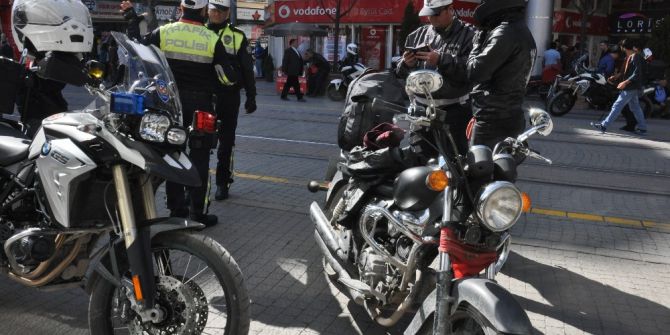 Tramvay Yolunda Motorlu Araçlara Uygulama