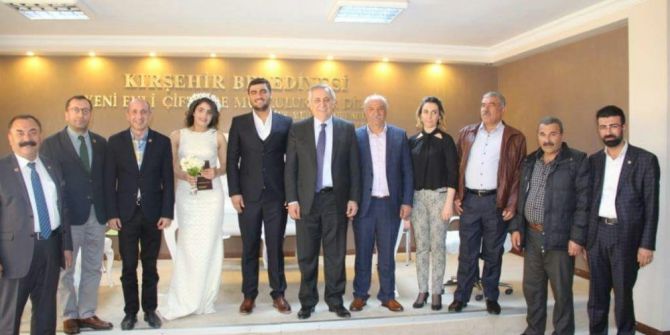 Chp Genel Başkan Yardımcısı Hakkı Süha Okay Chp Merkez İlçe Sekreterinin Kardeşinin Nikâhına Şahitlik Yaptı