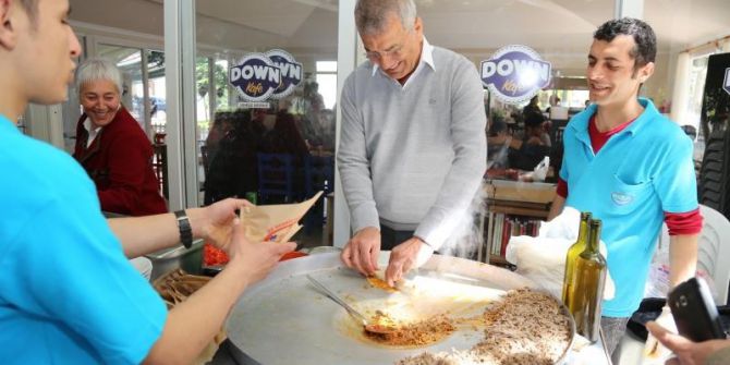 Başkan Tarhan’dan Konuklara Tantuni Ziyafeti