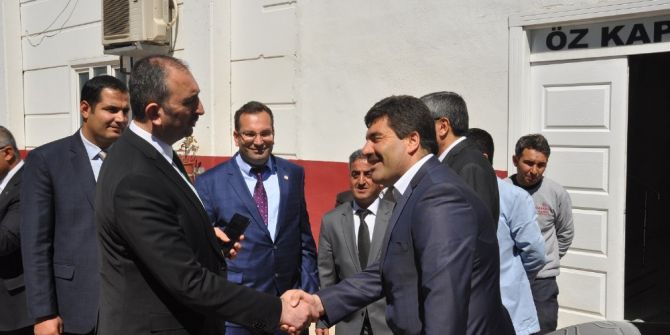 Ak Parti Genel Sekreteri Abdülhamit Gül Halı Fabrikasında İşçilerle Öğle Yemeği Yedi