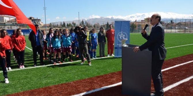 Okul Sporları Futbol Yarı Final Müsabakaları Başladı