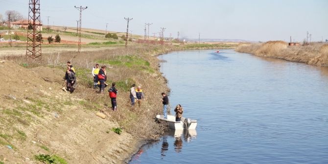 Balıkçılar Da Arıyor, Liseli Kızdan Saatlerdir Haber Alınamıyor