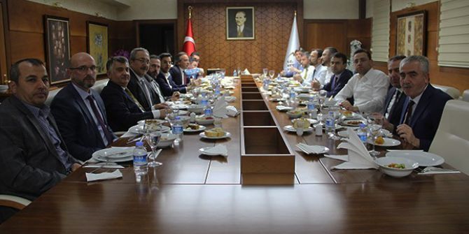 Vali Aktaş, Trt Yöneticileri İle Bir Araya Geldi