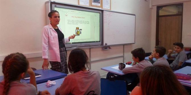 Okullarda Akılcı İlaç Kullanımı Anlatılıyor