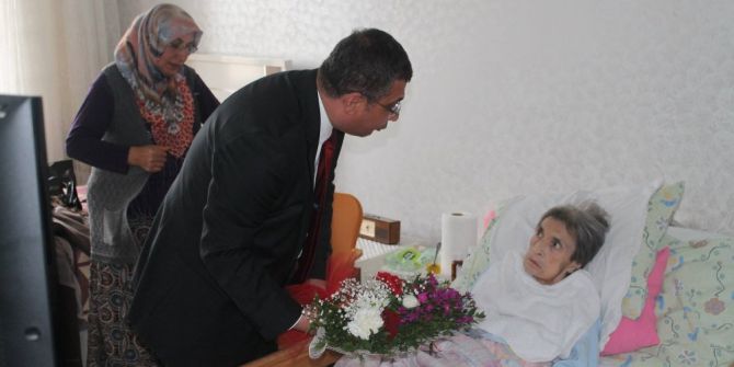 Dr. Happani, Yaşlı Hastaları Evlerinde Ziyaret Etti