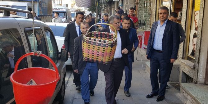 Zeytinburnu Sokaklarını Fesleğen Kokusu Sardı