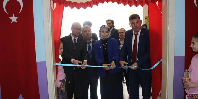 Vezirhan Ortaokulunda Çanakkale Zaferi Ve 15 Temmuz Temalı Resim Sergisi Açıldı