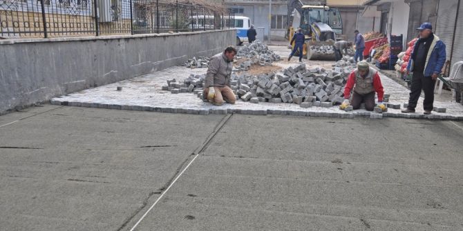 Gölbaşı İlçesinde Kaldırım Ve Yol Çalışması Yapılıyor