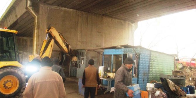 Viyadük Altındaki Ahır Yıkıldı