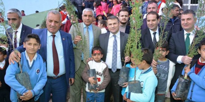 Viranşehir Kaymakamı Ömer Çimşit Hürriyet İlkokulu Kermez Açılışına Katıldı