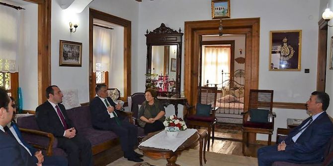 Vali Ersin Yazıcı’dan Hayırsever Zehra Baysal’a Ziyaret