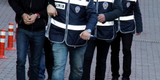 Öğrencilerden ‘Şarjım Bitti’ Bahanesiyle Telefon Gasp Eden 5 Kişi Yakalandı