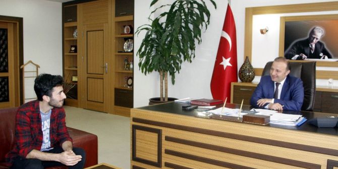 Rektör Ünal, Faturasını Ödediği Öğrencisiyle Buluştu