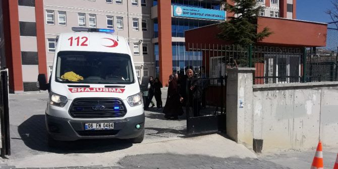 Başkent’te Doğum Günü İçin Sınıfa Getirilen Yaş Pastadan 13 Öğrenci Zehirlendi