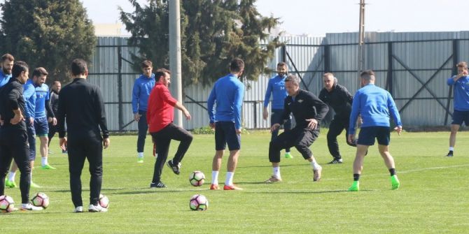 Okan Buruk’tan İlk Uyarı, Terleyen Formayı Kapar