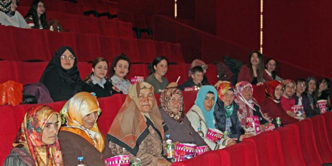 Çiftçi Kadınlar Hem Öğreniyor Hem Eğleniyor