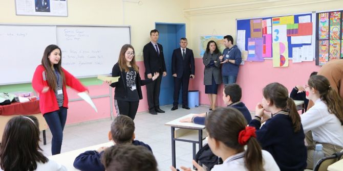 İhlas Koleji Öğrencileri İngilizce Öğretti