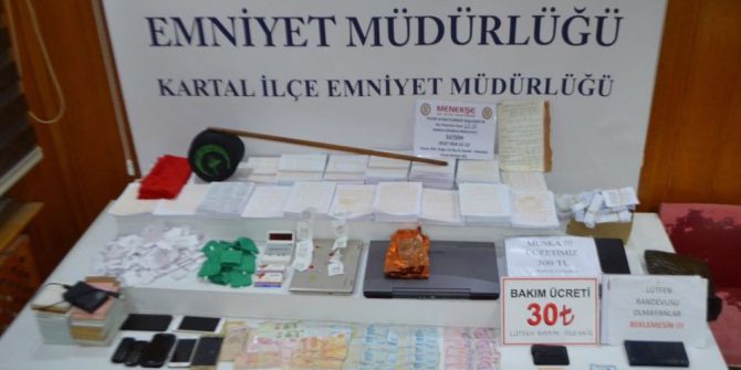 Müşterilerine Numaratörle Sıra Veren Sahte Hoca Yakalandı