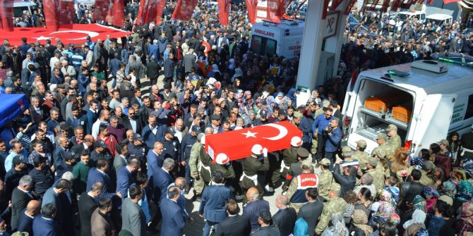 Şehidin Ablası: “Kurban Olurum Ben Öleydim”