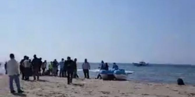 Kuşadası Körfezi’nde Kaçak Göçmenleri Taşıyan Bot Battı