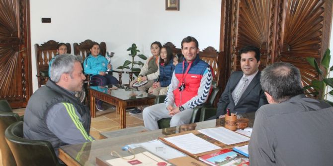 Kort Tenis Takımı Kurulduğu Yıl Şampiyon Oldu