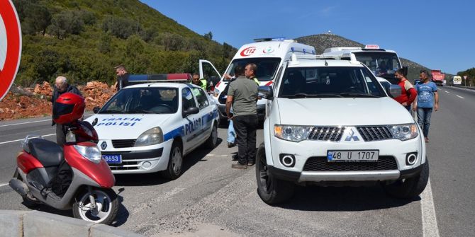 Milas’ta Kontrolsüz Dönüş Kaza Getirdi; 2 Yaralı