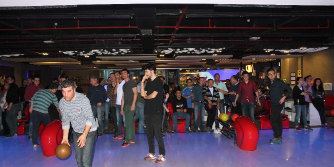 Uedaş Çalışanları Bowling Turnuvasında Stres Attı