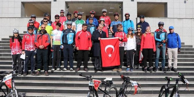 30 Bisikletli Çanakkale Şehitleri İçin Yola Çıktı