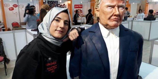 Trump Ve Merkel’in Pastalarını Yaptı