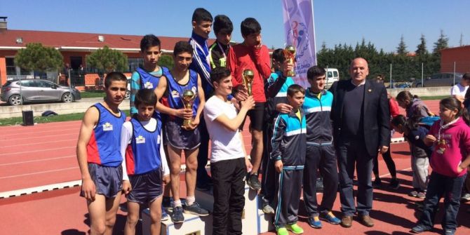Yunusemre’den Atletizmde Rekor Başarı