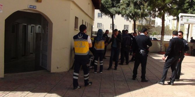 Kadınlar Tuvaletinde Erkek Cesedi Bulundu