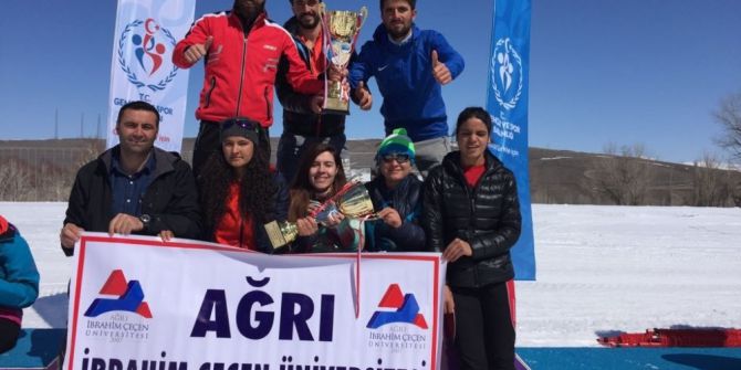 Ağrı İbrahim Çeçen Üniversitesi Öğrencileri Kayaklı Koşuda Türkiye Şampiyonu Oldu