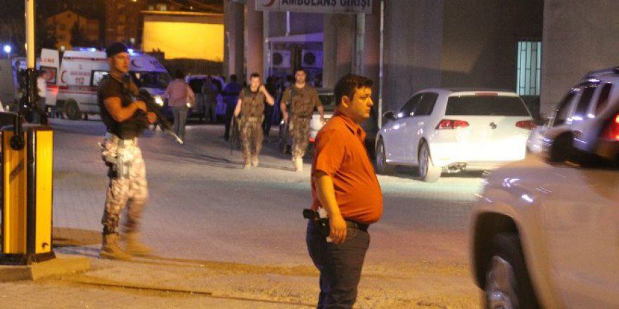 Hakkari Depin Polis Kontrol Noktası’na Bombalı Araçla Saldırı: 8 Yaralı