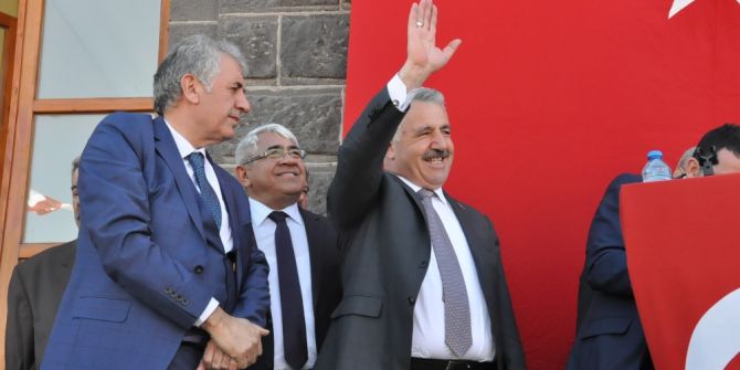 Bakan Arslan, Akyaka’da ‘Evet’lerle Karşılandı