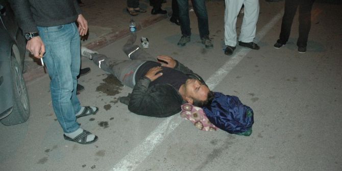 Motosiklet Polis Aracına Çarptı: 2 Yaralı