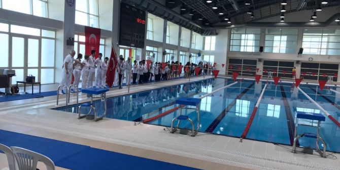 Yüzme Müsabakaları Beü’de Yapıldı