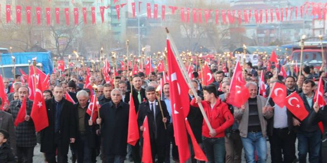 Oltu’da Coşkulu Fener Alayı