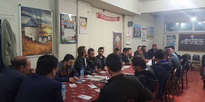 Başkan Yalçın, Milli Maçı Kahvehanede Gençlerle İzledi