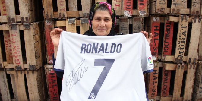 Ümmiye Teyze: “Rüyamda Görsem Hayra Yormazdım. Gerçekten Yanımdaydı Ronaldo”