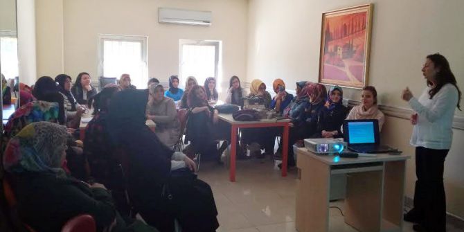 Saraylı Hanımlara Aile İçi İletişim Anlatıldı