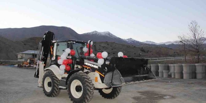 Tbb’den Kulp’a İş Makinesi Hibe Edildi