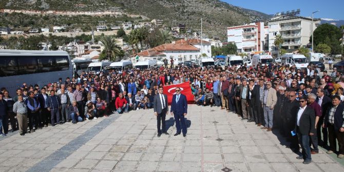 Binlerce Finikeli "Evet "İçin Toplandı