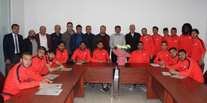 Nevşehirsporlu Futbolculardan Birlik Vakfı Başkanı Leblebici’ye Ziyaret