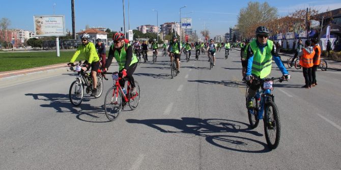 Şehitler İçin Pedal Çeviriyorlar