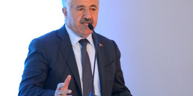 Cihaz Yasağına Tepki Gösteren Ulaştırma Bakanı Ahmet Arslan: